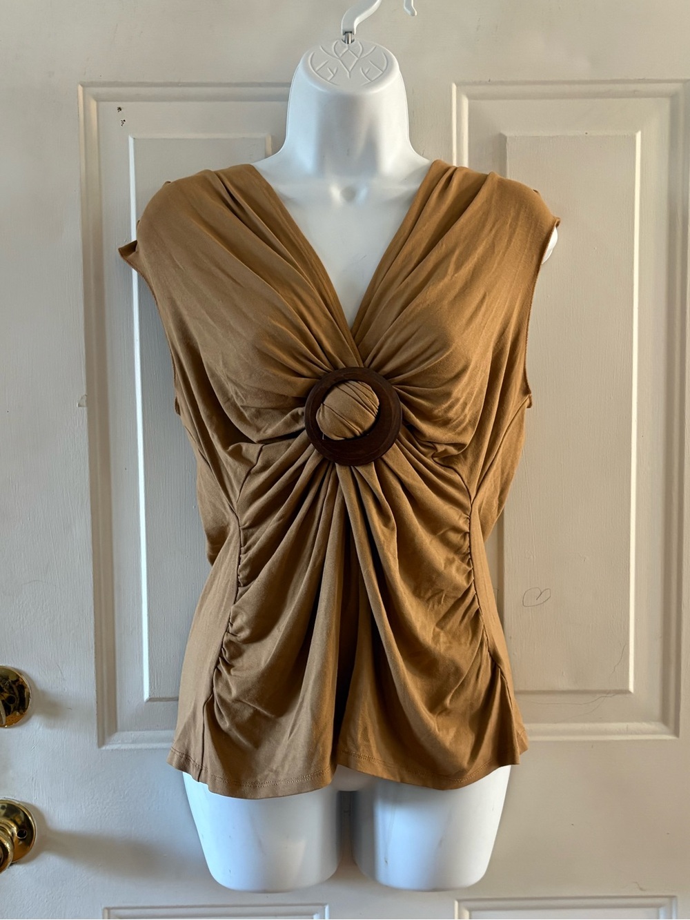 One West Sleeveless Camel Ring-Accent Draped V-Neck Top. XL